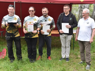 10-lecie PZW Koła nr2 Lin z Sulęcina. Wręczenie naród. 