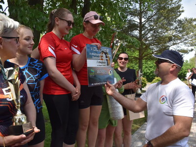 Dzień drugi II Międzynarodowego Turnieju Piłki Plażowej w Sulęcinie. Wręczenie nagród. 