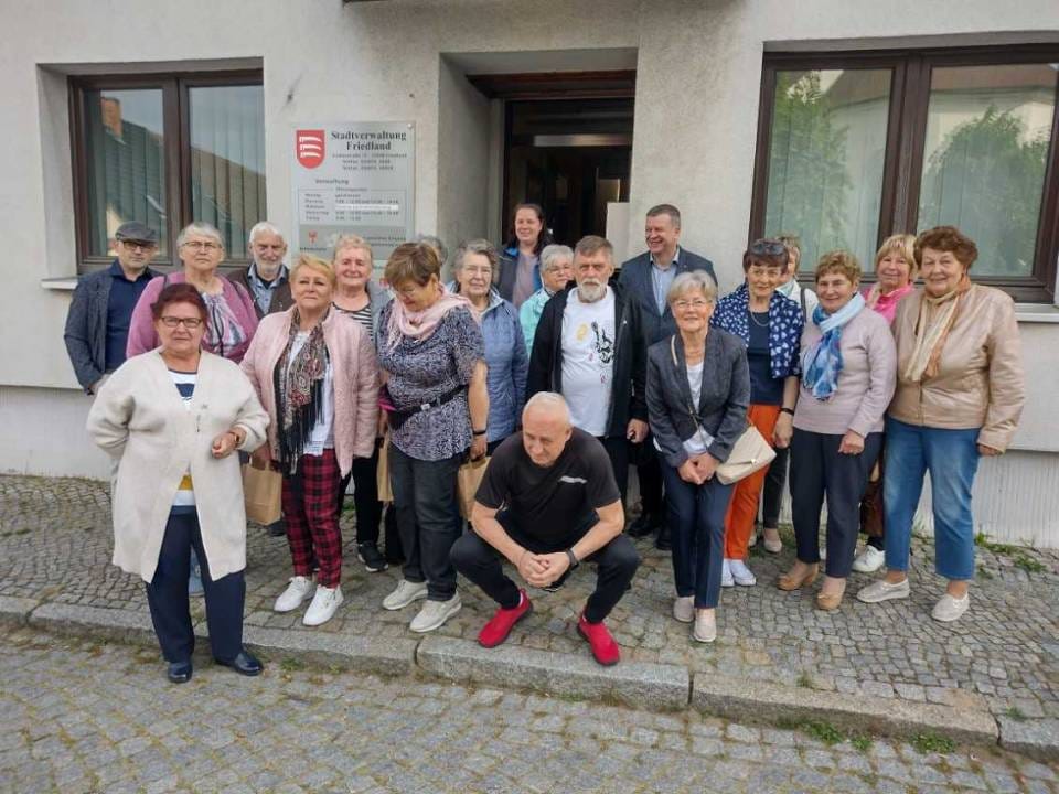 Sulęcińska Rada Seniorów na 25-leciu Rady Seniorów z Friedland. Seniorzy. 