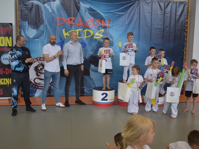 Część II Dragon Kids Cap o Puchar Burmistrza Sulęcina. Zwycięzcy na podium. 