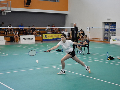 Lubuska Liga Młodzieży Szkolnej w Badmintonie w Sulęcinie. Uczestnicy w trakcie gry. 
