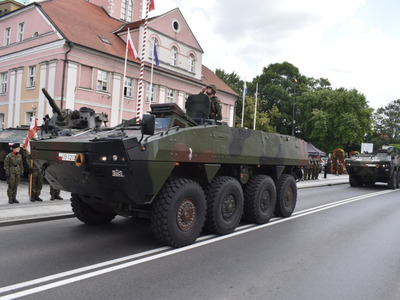 XXVI-lecie 17 Wielkopolskiej Brygady Zmechanizowanej. Przejazd pojazdów. 