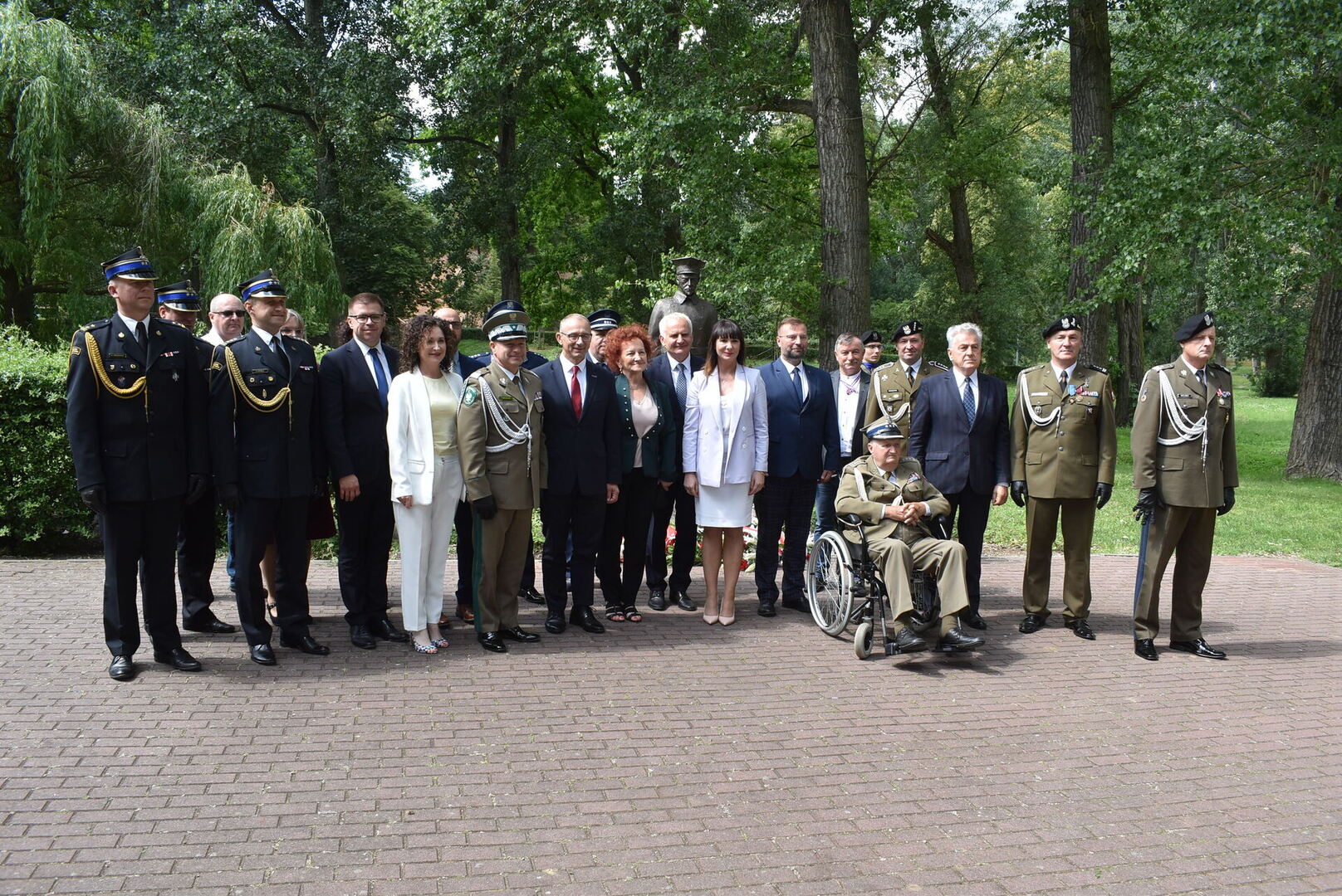 XXVI-lecie 17 Wielkopolskiej Brygady Zmechanizowanej. Zebrani goście. 