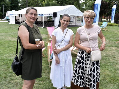 Piknik europejski w Sulęcinie. Trzy kobiety. 