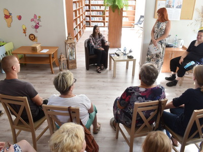 Spotkanie z poezją Angeliki Daukszy w Filii Biblioteki Publicznej w Żubrowie. 