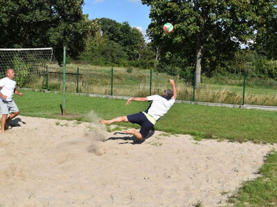 Święto pieczonego ziemniaka w Wielowsi. Siatkówka plażowa. 