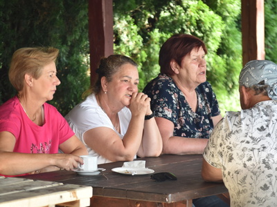 Święto pieczonego ziemniaka w Wielowsi. Zebrani goście. 