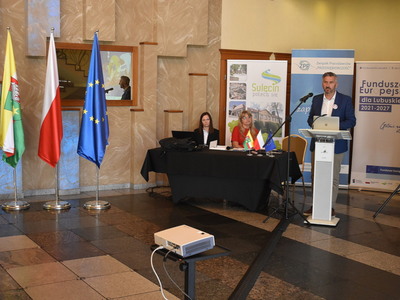 Konferencja o nowych funduszach europejskich.