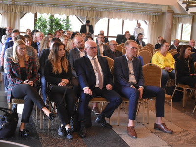 Konferencja o nowych funduszach europejskich.
