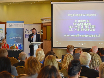 Konferencja o nowych funduszach europejskich.