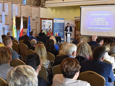 Konferencja o nowych funduszach europejskich.