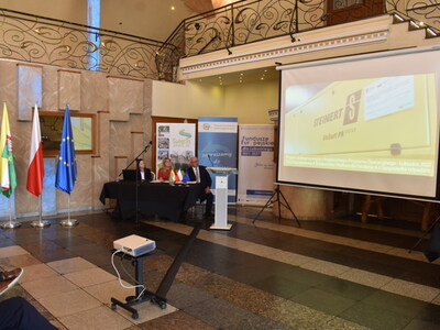 Konferencja o nowych funduszach europejskich.