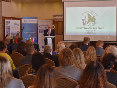 Konferencja o nowych funduszach europejskich.