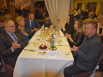 Siedemnaście par obchodziło Złote Gody. 