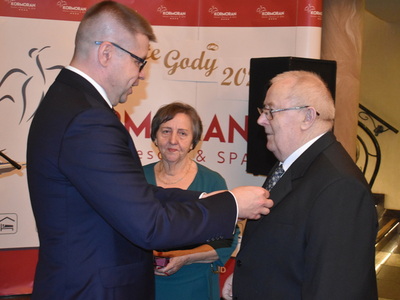 Siedemnaście par obchodziło Złote Gody. 