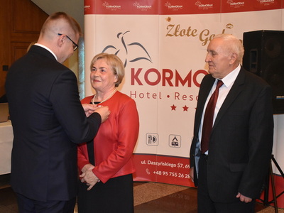 Siedemnaście par obchodziło Złote Gody. 