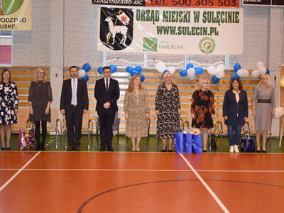 Pierwszoklasiści jedynki złożyli ślubowanie. 