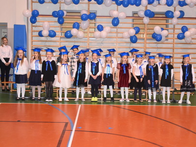 Pierwszoklasiści jedynki złożyli ślubowanie. 