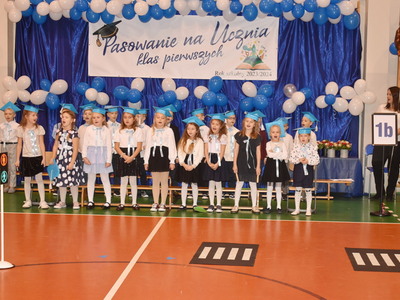 Pierwszoklasiści jedynki złożyli ślubowanie. 