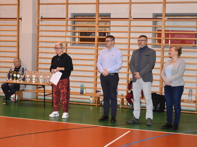 Amatorski turniej piłki siatkowej pod patronatem burmistrza Sulęcina. 