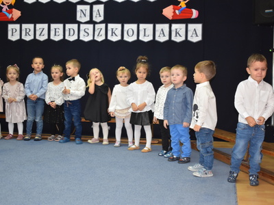 Trzylatki pasowane na przedszkolaka w Przedszkolu nr 1 im. Małego Przyrodnika w Sulęcinie. 