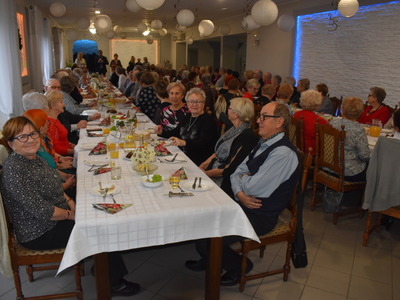 Wigilijne spotkanie członków Uniwersytetu Trzeciego Wieku z Sulęcina.