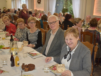 Wigilijne spotkanie członków Uniwersytetu Trzeciego Wieku z Sulęcina.