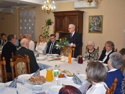 Wigilijny opłatek wśród nauczycieli Koła Emerytów i Rencistów Związku Nauczycielstwa Polskiego z Gminy Sulęcin.