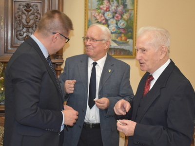 Wigilijny opłatek wśród nauczycieli Koła Emerytów i Rencistów Związku Nauczycielstwa Polskiego z Gminy Sulęcin.