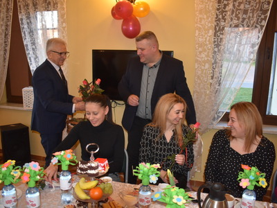 Dzień Kobiet w Świetlicy Środowiskowej w Długoszynie. 