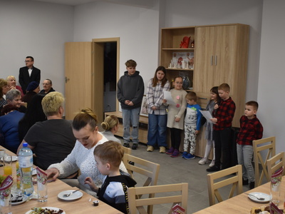 Dzień Kobiet w sołectwie Drogomin. Występ dzieci.