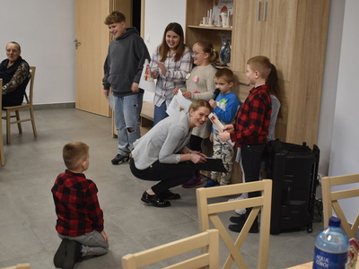 Dzień Kobiet w sołectwie Drogomin. Występ dzieci.