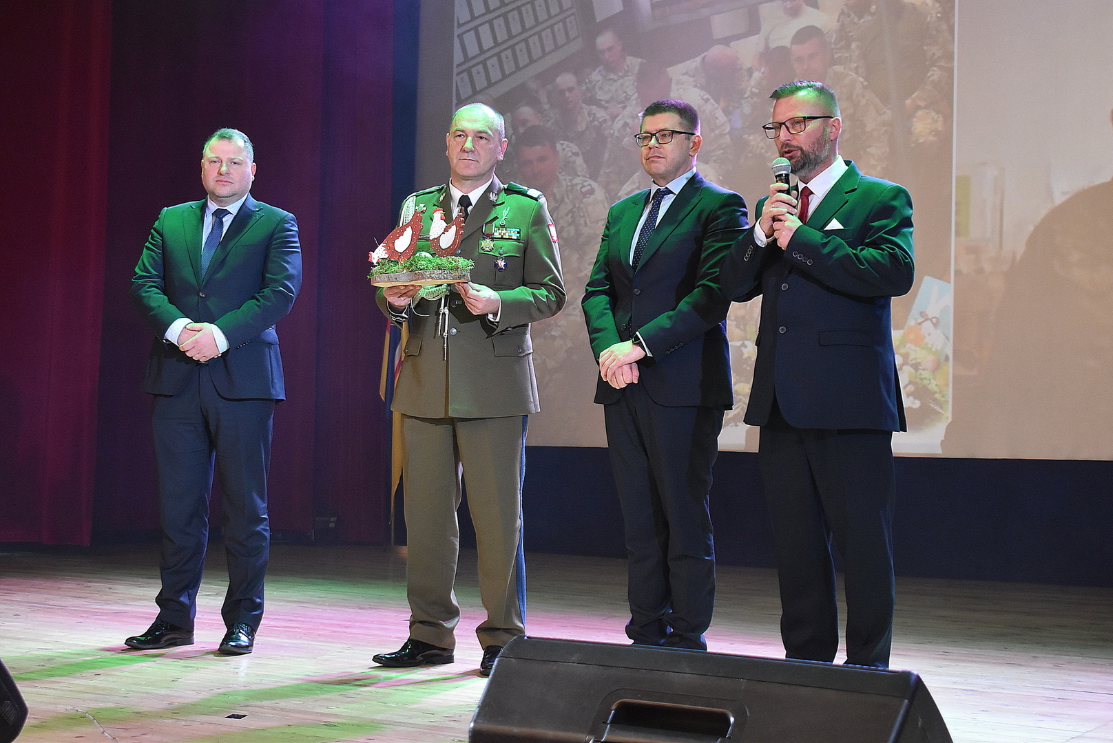Wielkanocne spotkanie dowódcy 17 WBZ. 