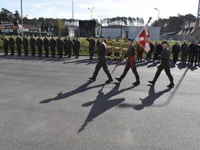 Uroczysty apel w Ośrodku Szkolenia Poligonowego Wojsk Lądowych w Wędrzynie.