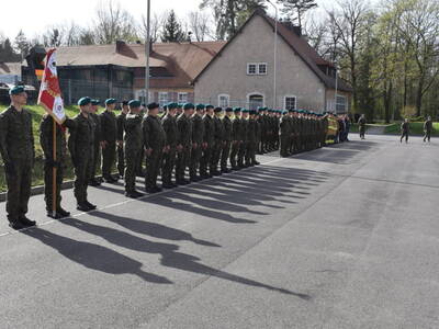 Uroczysty apel w Ośrodku Szkolenia Poligonowego Wojsk Lądowych w Wędrzynie.