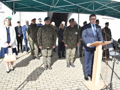 Uroczysty apel w Ośrodku Szkolenia Poligonowego Wojsk Lądowych w Wędrzynie.