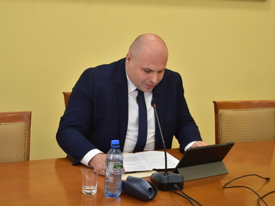 Pierwsze posiedzenie Rady Miejskiej IX kadencji. Nowy przewodniczący Rady Miejskiej  w Sulęcinie IX kadencji Krystian Bielecki.