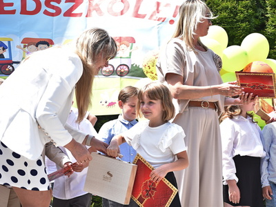 Sześciolatki pożegnały się z przedszkolem. 