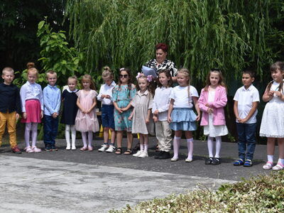 Sześciolatki pożegnały się z przedszkolem. 