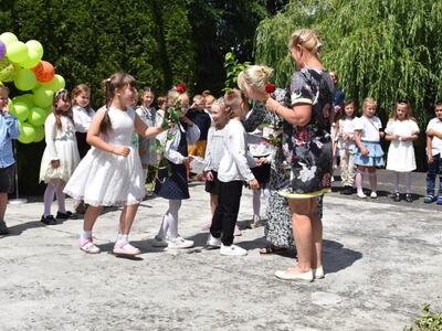 Sześciolatki pożegnały się z przedszkolem. 
