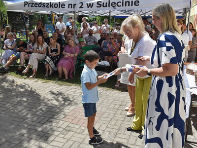 Dziękujemy za wspólne cztery lata. Pożegnanie sześciolatków z Przedszkolem nr 2 im. Małych Odkrywców.