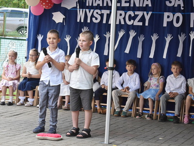 Dziękujemy za wspólne cztery lata. Pożegnanie sześciolatków z Przedszkolem nr 2 im. Małych Odkrywców.