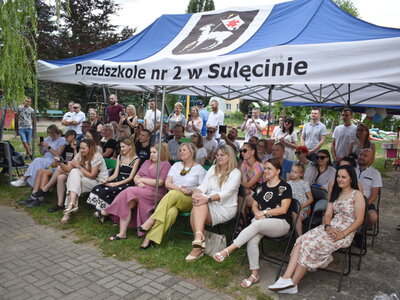 Dziękujemy za wspólne cztery lata. Pożegnanie sześciolatków z Przedszkolem nr 2 im. Małych Odkrywców.