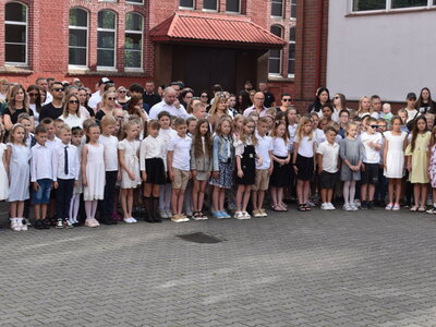 Zakończenie roku szkolnego w Szkole Podstawowej nr 1 im. Jana Pawła II w Sulęcinie.