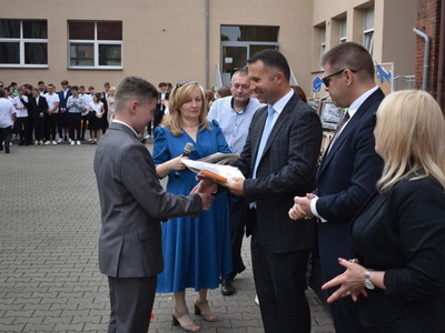Zakończenie roku szkolnego w Szkole Podstawowej nr 1 im. Jana Pawła II w Sulęcinie.