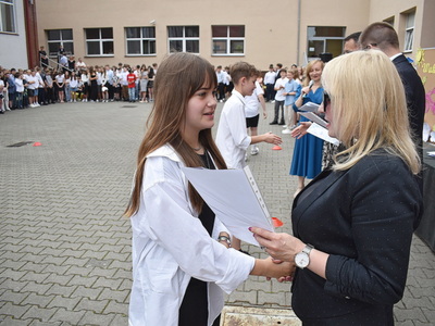 Zakończenie roku szkolnego w Szkole Podstawowej nr 1 im. Jana Pawła II w Sulęcinie.