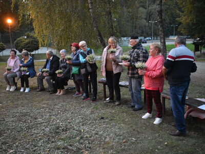 Dzień Seniora przy ognisku. 