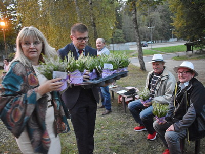 Dzień Seniora przy ognisku. 