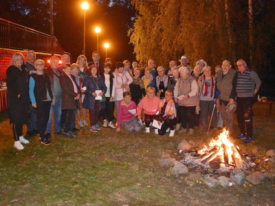 Dzień Seniora przy ognisku.