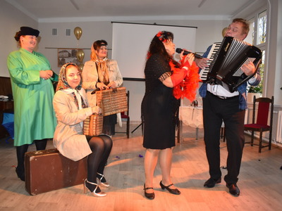 Dzień Seniora w Żubrowie z zespołem Romani Dance. 